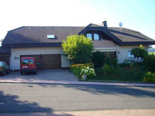 Ansprechende und gepflegte 4-Raum-EG-Wohnung mit Terasse in Neuhof Hattenhof
