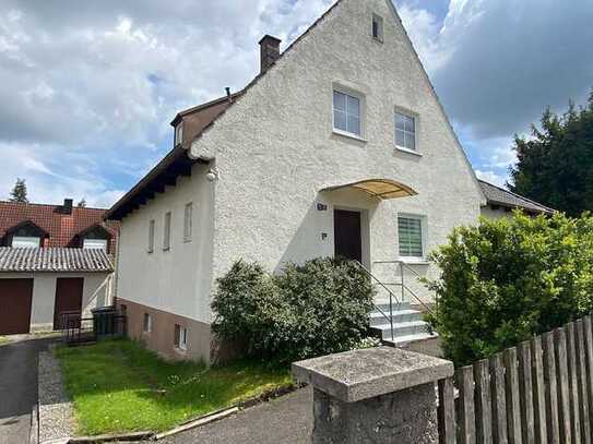 Ansprechende 2-Zimmer-DG-Wohnung mit Balkon in Pfaffenhofen an der Ilm