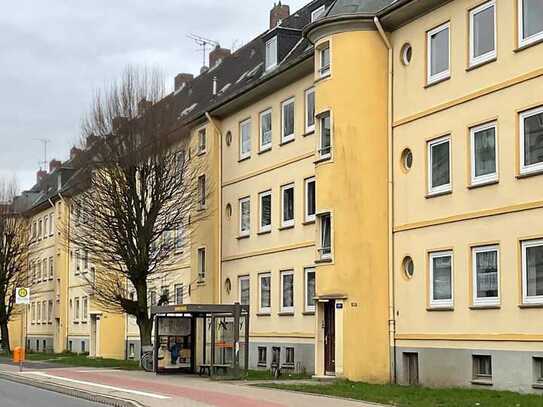 2-Zimmer-Wohnung im 1. Obergeschoss mit Badewanne in Wilhelmshaven - Nähe Stadtmitte !!!