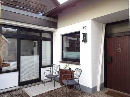 Ein-Zimmer-Erdgeschosswohnung mit Terrasse