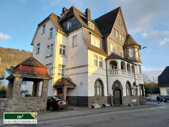 Klassisches und stilvolles Mehrfamilienhaus incl. Nebenhaus