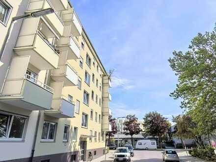 helle, ruhige Zweizimmerwohnung mit Balkon, Bad und Küche neu ( nach Vereinbarung )