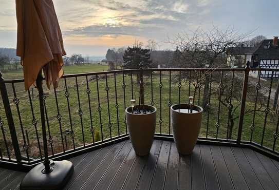 Mitten in der freien Natur außerhalb von Gedern - Moderne Wohnung mit Weitblick und eigenem Garten