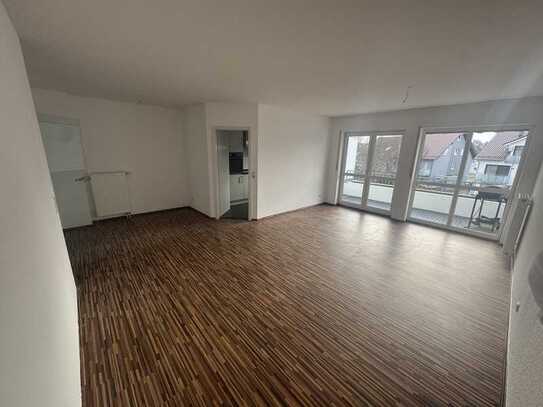 Erstbezug nach Sanierung mit EBK und Balkon: exklusive 3-Zimmer-Wohnung in Flörsheim