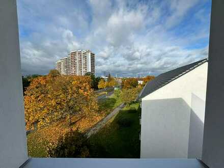 Schicke ETW mit Traum-Blick über Wolfsburg citynah, saniert. EBK, Fenster, Balkon, neuwertig!