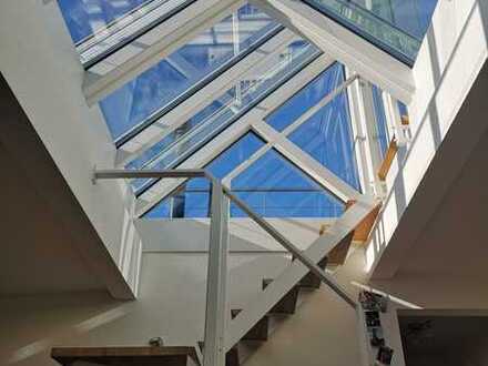 FR-Wiehre - moderne 2,5-ZW im DG in repräsentativem Altbau, Dachterrasse mit Rundumblick über FR
