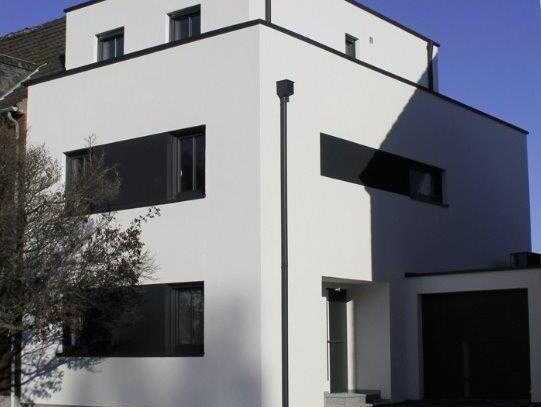 ***Schickes Eckhaus als Bauhaus-Staffelgeschoss-Villa auf Sonnengrundstück in Düsseldorf-Hamm ***