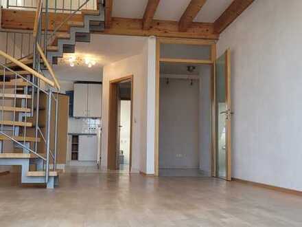 PRIVAT! Lichtdurchflutete 2,5-Zimmer-Maisonette-Wohnung+Tiefgarage, zentral, nähe KH