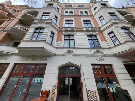 Beautiful- completely renovated- 4 room furnished apartment-contract 1-4 years- 3350€ Warm