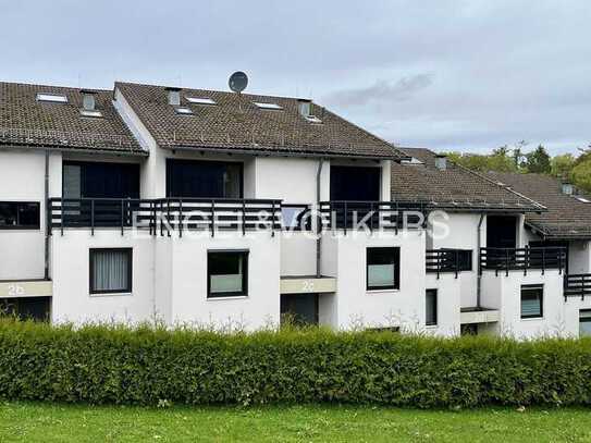 STILVOLLE WOHNUNG MIT HOCHWERTIGEN MÖBELN UND BALKON