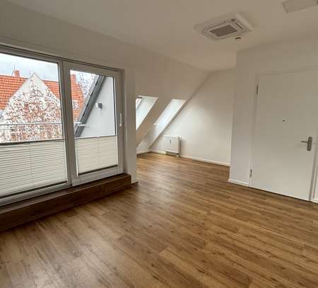 Moderne 2 Zimmer-DG-Wohnung mit Loggia - Neubau, top Zustand, ruhige Lage