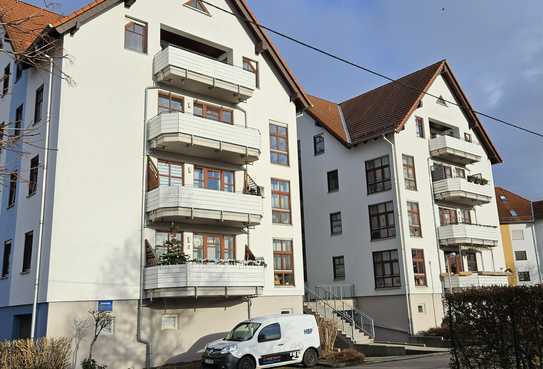 Schöne 3 Zimmerwohnung mit Balkon und großer Garage