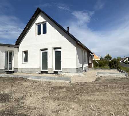 - Erstbezug nach Sanierung - gemütliches Doppelhaus mit Garten in Eberswalde zu vermieten.