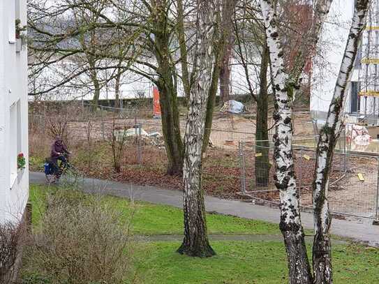 3-Zi-Wohnung in Bestlage: Köln-Stammheim direkt an der Rheinpromenade, mit Rheinblick, TG-Stellplatz