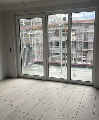 Erstbezug mit Balkon und Einbauküche: Geschmackvolle 2-Zimmer-Wohnung mit lux. Innenausstattung