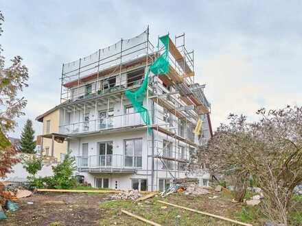 1. OG/ Kernsanierte Wohnung mit Wunschmöglichkeiten, große Fensterfront mit Balkon zum Garten, EXKL.