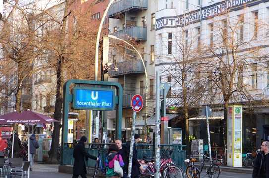 Verfügbare Ladenfläche: Große Schaufenster, hohe Decken, flexibel gestaltbar