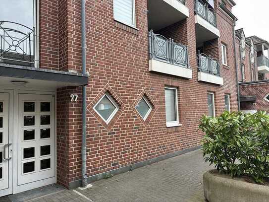 Lichtdurchflutete 3 Zimmer Maisonette-Wohnung mit Balkon und Einbauküche in Neuss