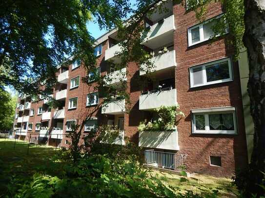 Modernisierte 3 Zimmer Wohnung mit Balkon!