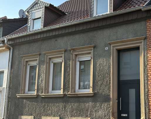 Renovierungsbedürftiges Haus in attraktiver und ruhiger Lage