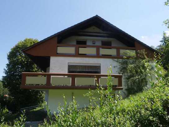 Großzügiges Familienhaus mit Einliegerwohnung eingebettet im malerischen Tal von Treuchtlingen.