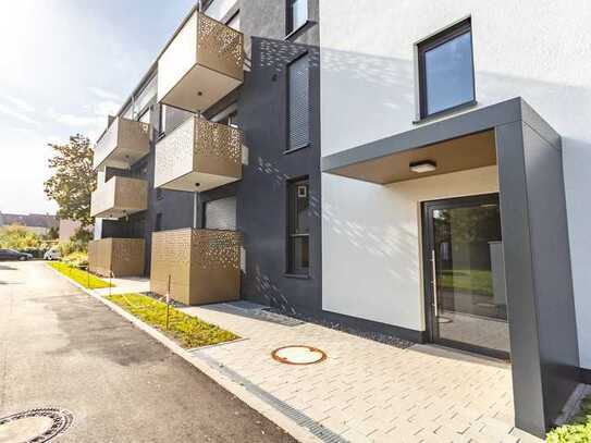 Stilvolle und lichtdurchflutete 2,5-Zimmer-Wohnung mit Balkon