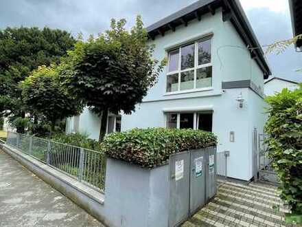 Charmantes kleines Stadthaus mit Dachterrasse und kleinem Garten