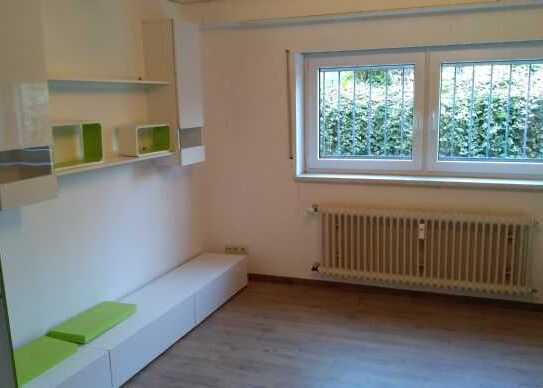 Schöne 2-Zimmer-Wohnung mit Einbauküche in Karlsruhe