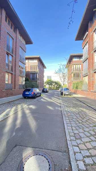 Dachgeschosswohnung (ohne Aufzug) mit innen gelegener Loggia und großer Küche neu zu vermieten