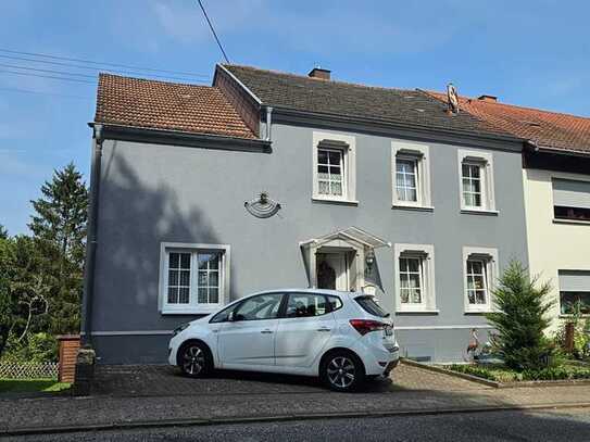 Saniertes Einfamilienhaus / Garage in Tholey-Neipel