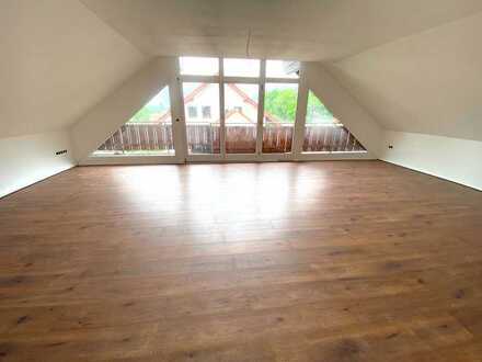 Ohne Provision, mit großem Balkon und Garage - Top sanierte 2-Zimmer Wohnung