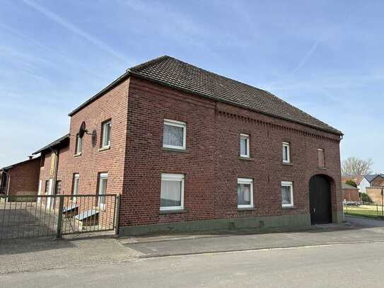 Haus mit Hofstelle im Raum Jülich