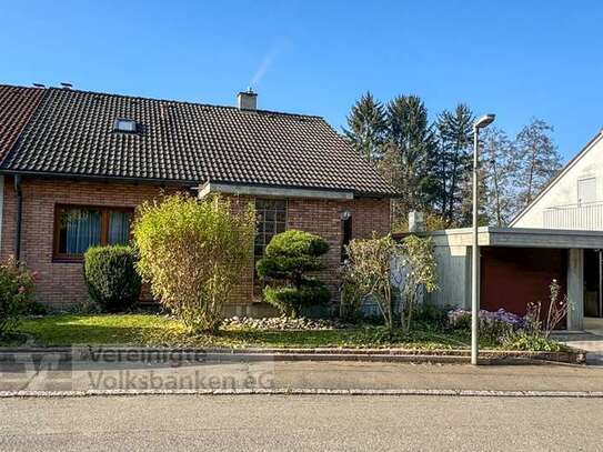 Großes Haus mit weitläufigem Garten & Garage!