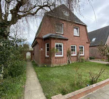 Preiswertes 6-Zimmer-Einfamilienhaus in Husum