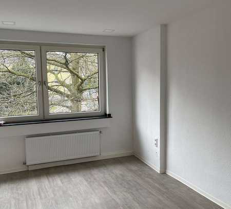 Sanierte, attraktive 1-Zimmer-Wohnung mit Einbauküche in Essen