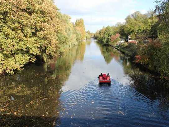 Wasser, Wasser, Wasser! Die Enten und die Schwäne! Top Lage! Tolle Wohnung am Kanal!