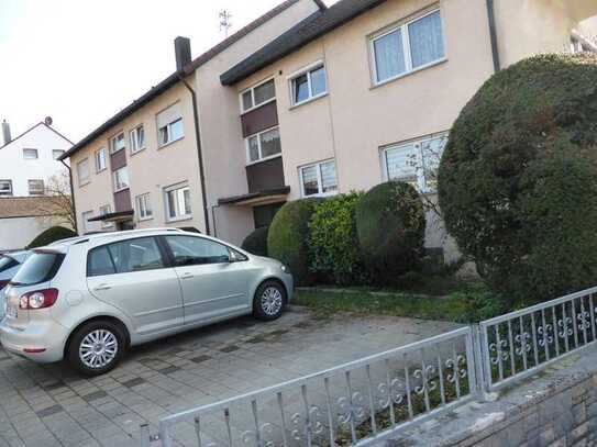 Einziehen und Wohlfühlen, sofort beziehbare 2 Zimmer Wohnung in Top Zustand mit PKW Stellplatz