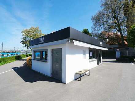 Modernisierter Imbiss mit Biergarten