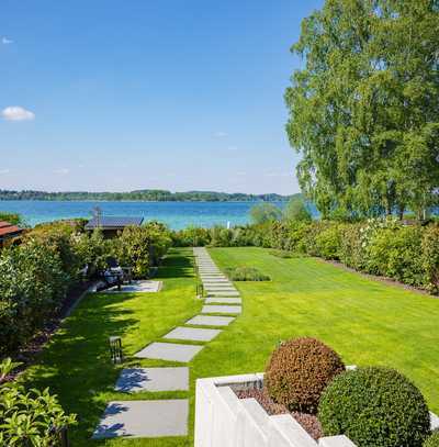 Neubau Villenensemble in erster See Linie mit Seeufergrundstück, Steg, Bootsliegeplatz und Boje