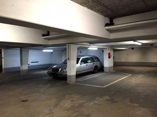 Tiefgaragenstellplatz in Wandsbek zu vermieten!