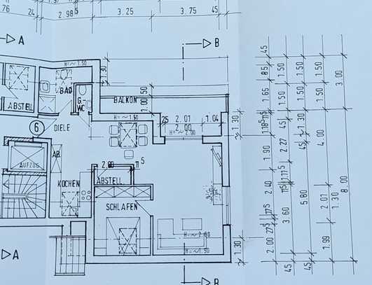 Schöne und neuwertige 2-Raum-Dachgeschosswohnung mit geh. Innenausstattung mit Balkon und EBK