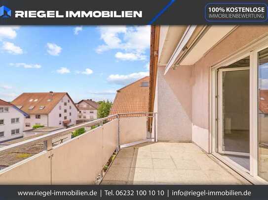 Sie hier? Wir auch! Gepflegte, lichtdurchflutete Maisonette-Wohnung mit 4 Zimmern zzgl. Hobbyraum