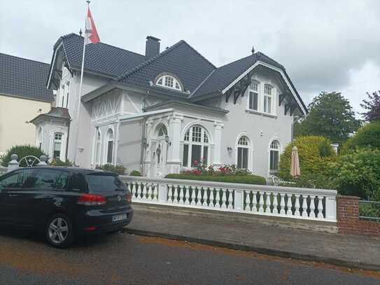 Geräumige, sanierte 9-Zimmer-Villa mit luxuriöser Innenausstattung in Friedrichstadt