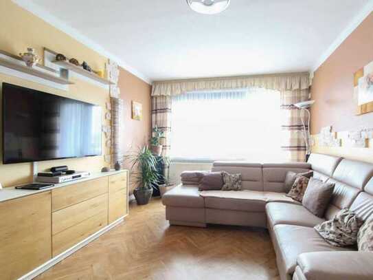 Vorteilhaft geschnittene 3-Zimmer-Wohnung mit Loggia in belebter Umgebung Rostocks