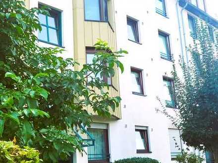 +++DAS ZENTRUM VOR DER TÜR+++ 3 Zimmer- Dachmaisonette im Herzen von Refrath