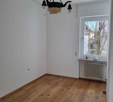 Helle Vierzimmerwohnung im Woogsviertel mit hohen Decken und einer Terrasse