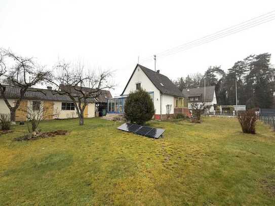 Einfamilienhaus mit Entwicklungspotenzial und großem Grundstück