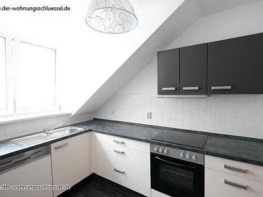 Dachgeschoss Whg mit 2 Zimmern u. Einbauküche !