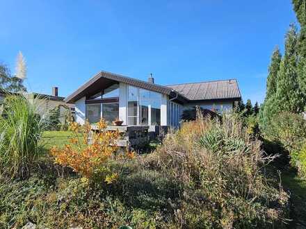 Wohnen wie im eigenen Haus! 5-Zimmer-Maisonettewohnung mit Doppelgarage für Gartenliebhaber!