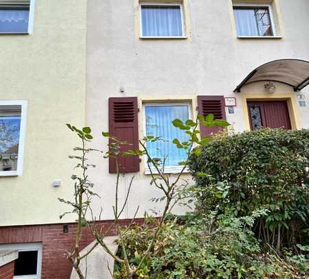 Einfamilienhaus als Mittelreihenhaus mit Garten in Toplage – Dresden